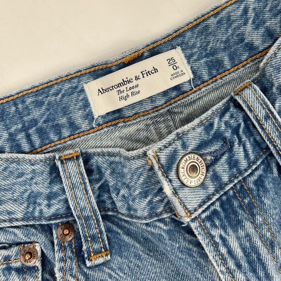 Abercrombie & Fitch The Loose High Rise Jeans Distressed Light Wash Size 25/0R - Picture 5 of 8